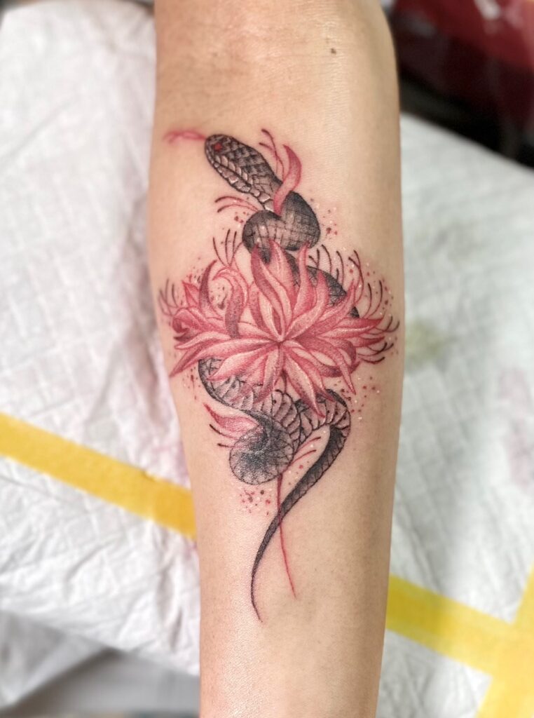 彼岸花　蛇